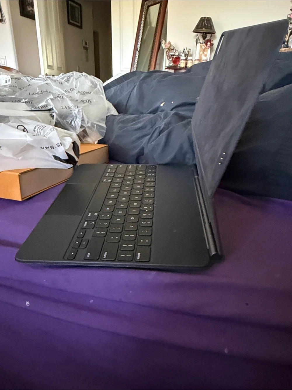 Apple Black Tablet Keyboard Case with Trackpad